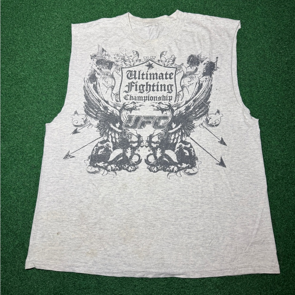 Vintage UFC Y2K Ultimate Fighting Champion Cutoff Sleeveless Lrg Grunge T Shirt